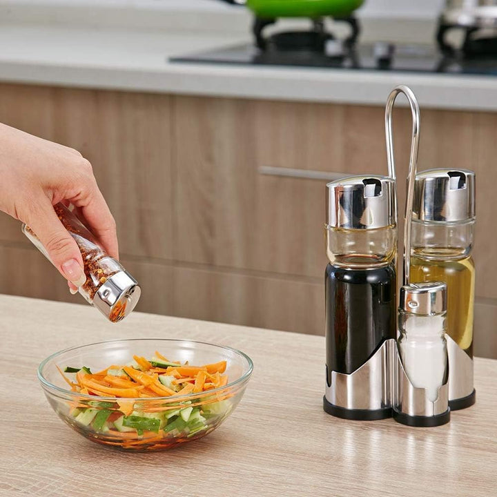 Essig und Öl Spender Set - 2 x 175 mL Glasflaschen und Metallhalterung mit Salz- und Pfefferstreuer