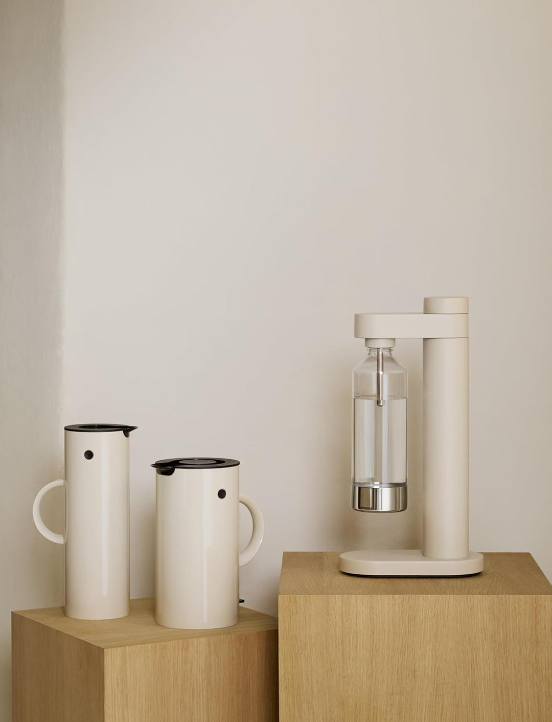 Stelton Brus Wassersprudler mit Flasche, Premium Carbonator für Wasser mit CO2 - Einstellbare Sprude