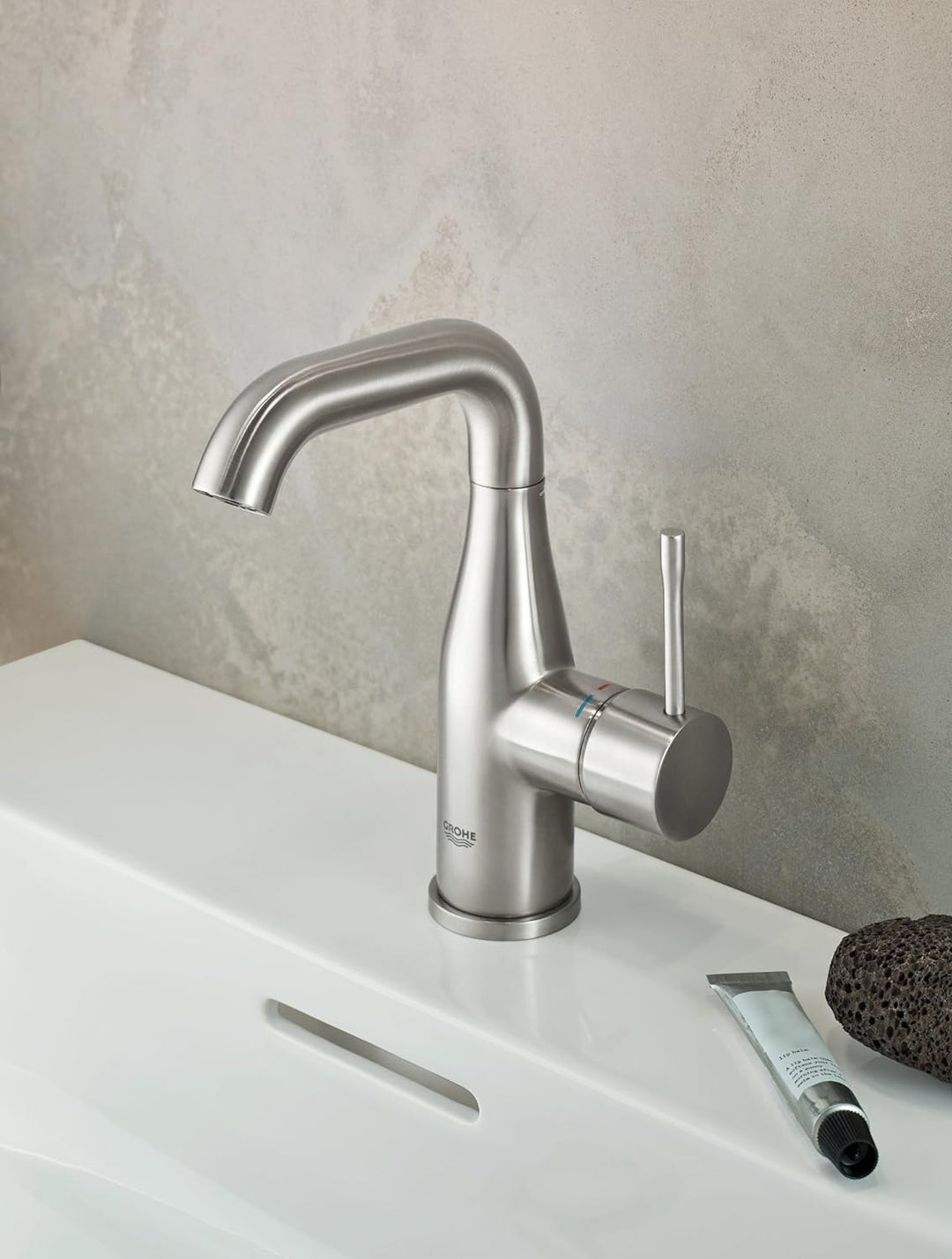 GROHE Essence - Einhand-Waschtischarmatur (wassersparend, M-Size, Einlochmontage), supersteel, 23462