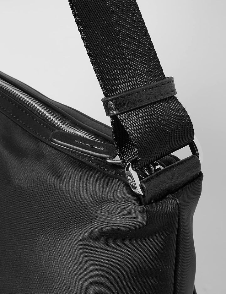 Mandarina Duck Damen Hunter P10vct05 Umhängetasche Schwarz, Schwarz