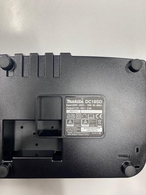 Makita DMR 112 Baustellenradio mit DAB+ und Bluetooth + Akku 3 Ah und Ladegerät