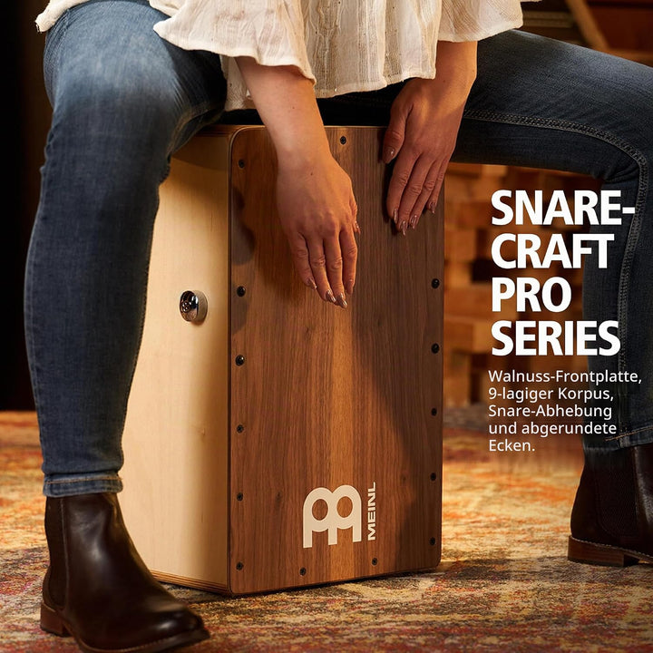 Meinl Percussion Snarecraft Professional Cajon - Trommelkiste mit Snare - Walnuss Frontplatte (SCP10