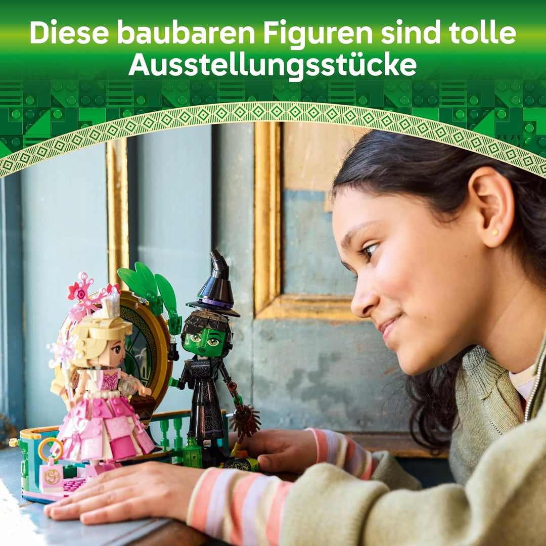 LEGO Wicked – Elphaba & Glinda Figuren – Spielzeug mit viel Zubehör, darunter EIN Besen, eine Krone,