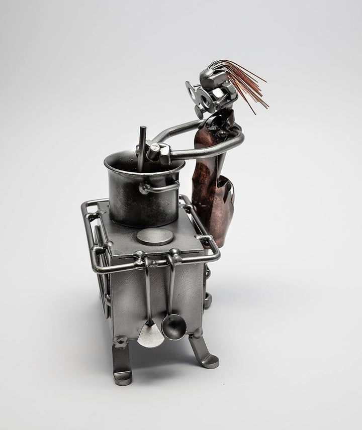 STEEMO Schraubenmännchen Köchin Kochen Küche Geschenk Metall-Kunst Deko 10x6x17 cm
