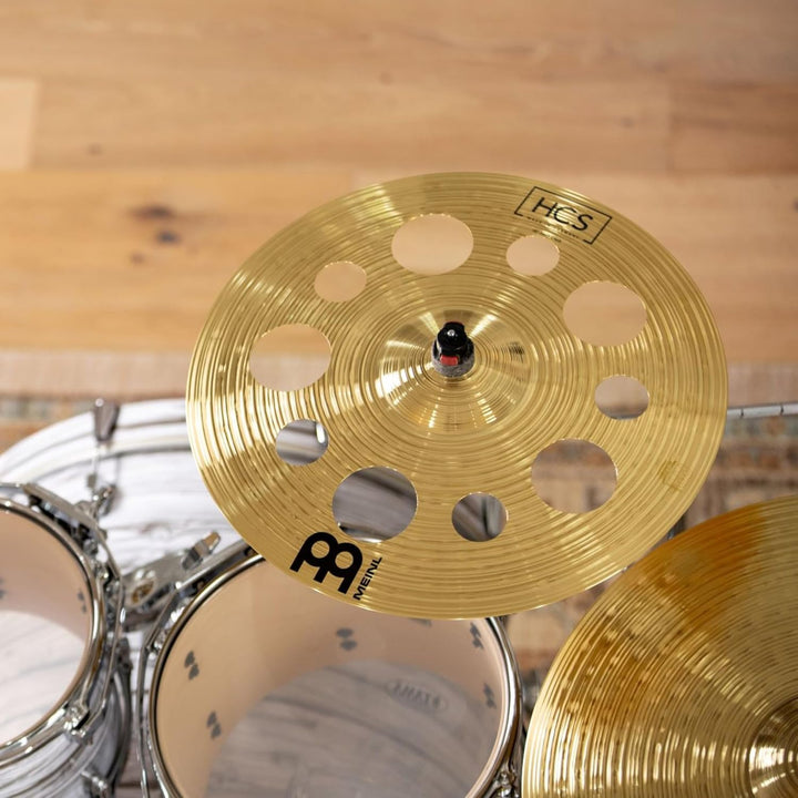 Meinl Cymbals HCS Trash Crash 18 Zoll (Video) Schlagzeug Becken mit Löchern (45,72cm) Messing, Tradi