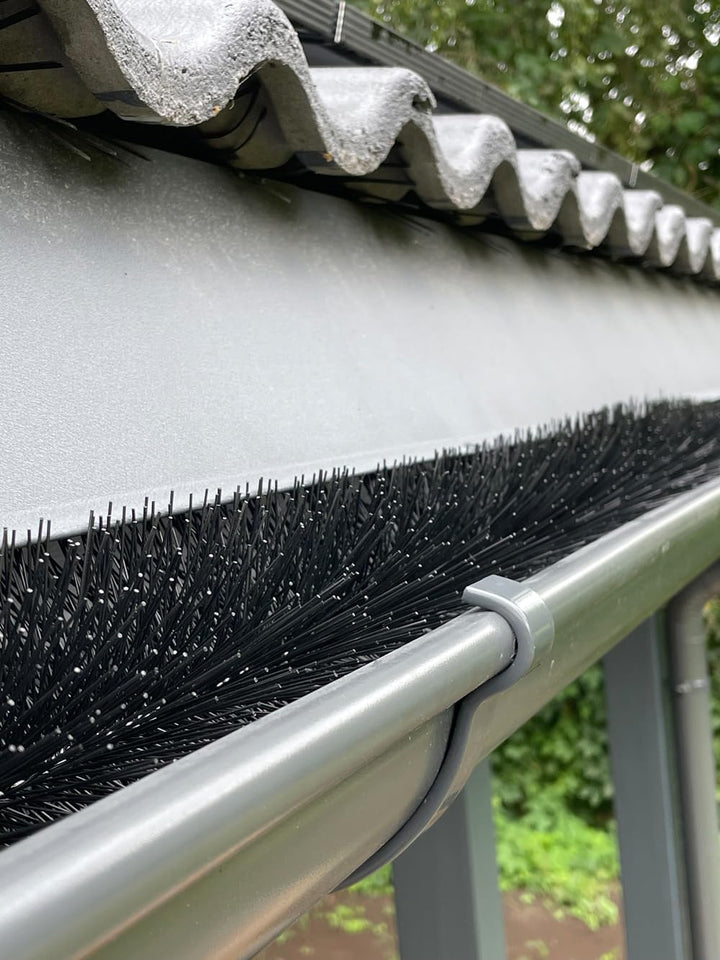 30 m 30 Stück Dachrinnenbürste Länge - 100 cm Durchmesser - 12 cm | UV-beständig | Laubschutz | Mard