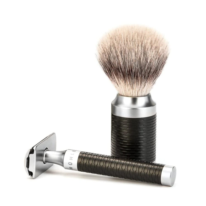 MÜHLE Rocca Rasierset - Rasierpinsel mit Silvertip Fibre, Rasierhobel, Halter - Griffe aus schwarzem