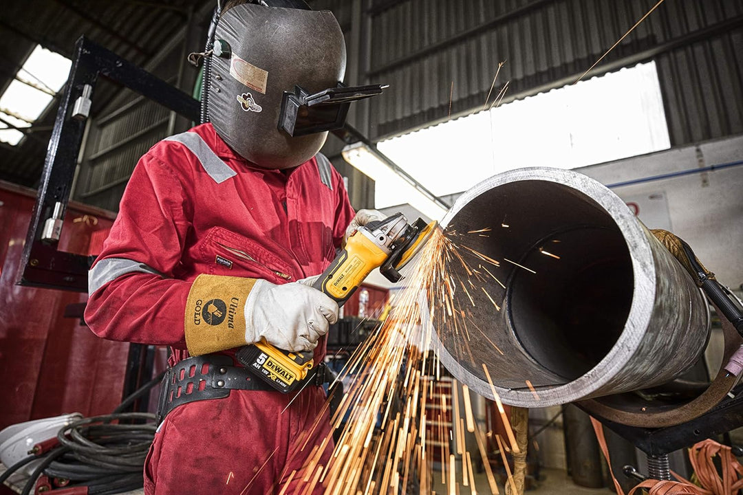 Dewalt 18 Volt Kombo-Pack DCK422P3 (mit 1x Schlagschrauber DCD796, 1x Schlagschrauber DCF887, 1x SDS