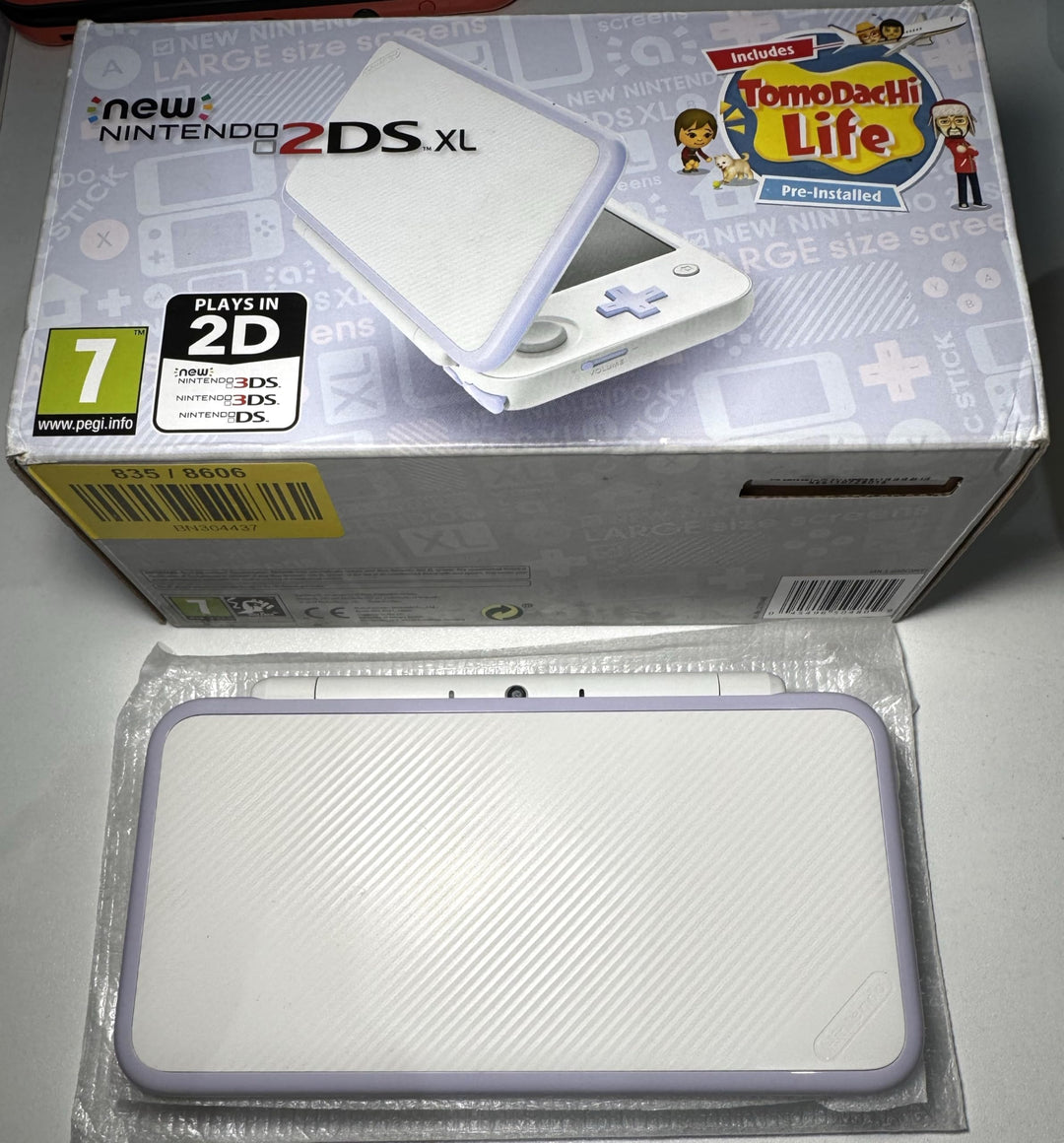 Nintendo New 2DS XL weiss Lavendel inkl. Tomodachi Life