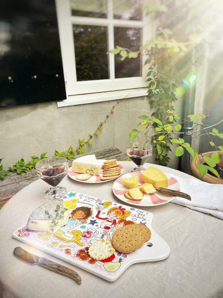 Käseplatte Let’s get Cheesy – Servierbrett aus Keramik – Buntes Design – Eben Quatschen Kollektion –