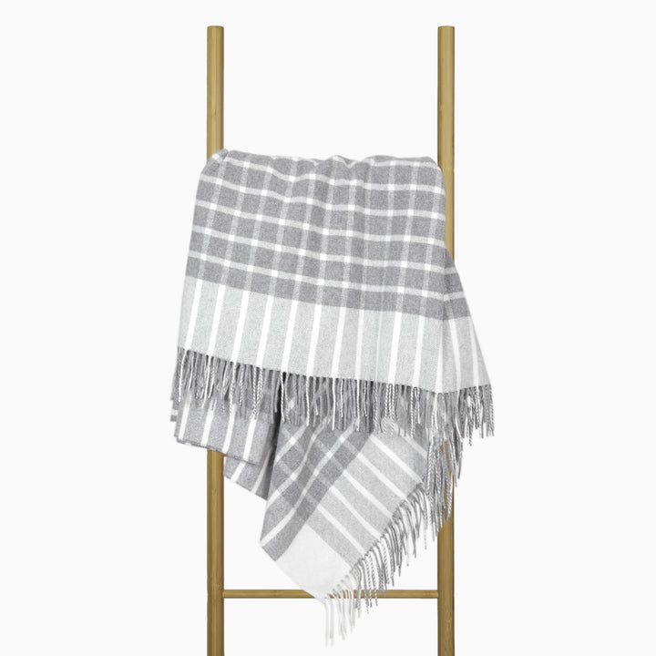 Nostra Andora Tagesdecke 140x200, Grau | Picnic Blanket | Weiche Merino Wolldecke mit 10% Kaschmir |