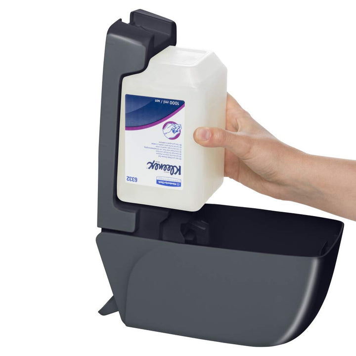Kimberly-Clark Professional Seifenspender 7173 – 1 x wandmontierter Seifenspender Schwarz (Nachfüllm