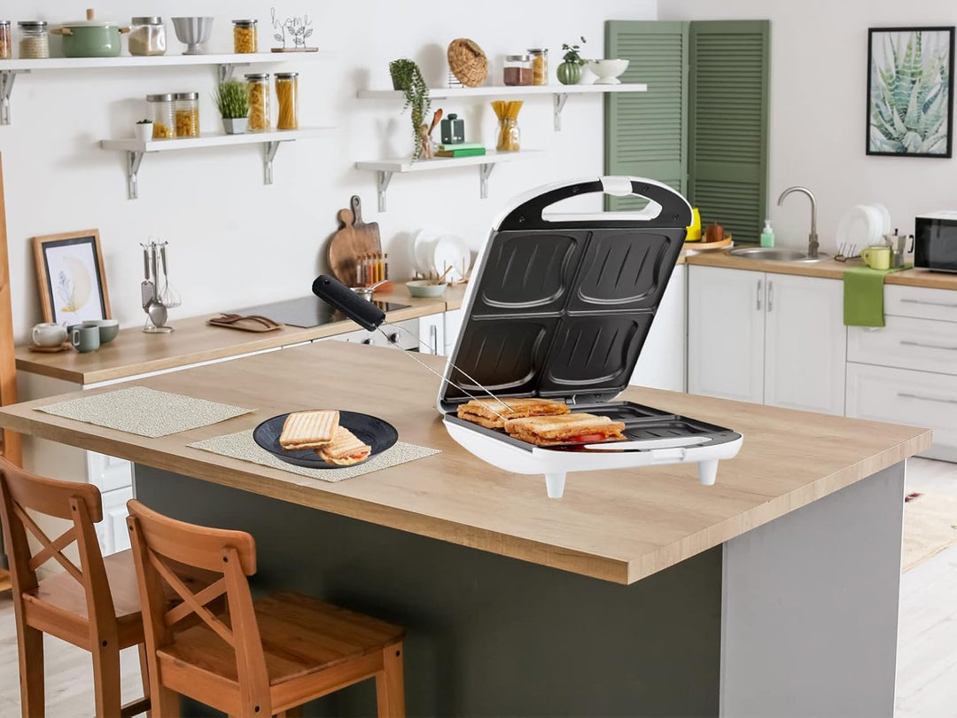 Grosser 4er Sandwichmaker Toaster für 4 Sandwiches 26x24cm, 1300Watt