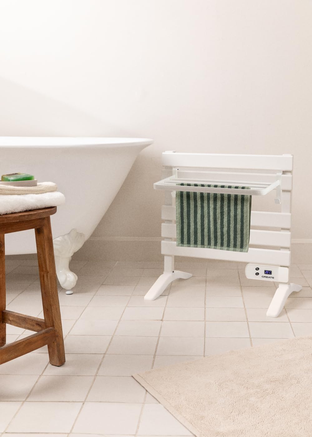 CREATE / WARM Towel Mini 150W / Elektrischer Badheizkörper Weiss mit Standfüssen und Regal / 52,3x8x