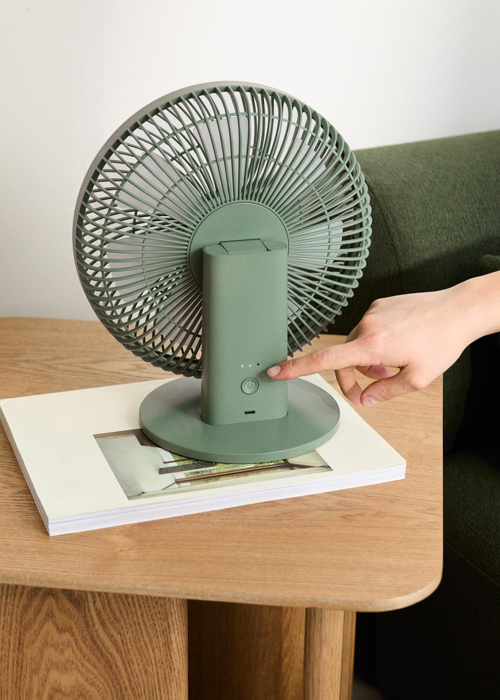 CREATE Air Dual Compact Tisch- und Wandventilator mit wiederaufladbarem Akku, Salbeigrün / leise, 2-