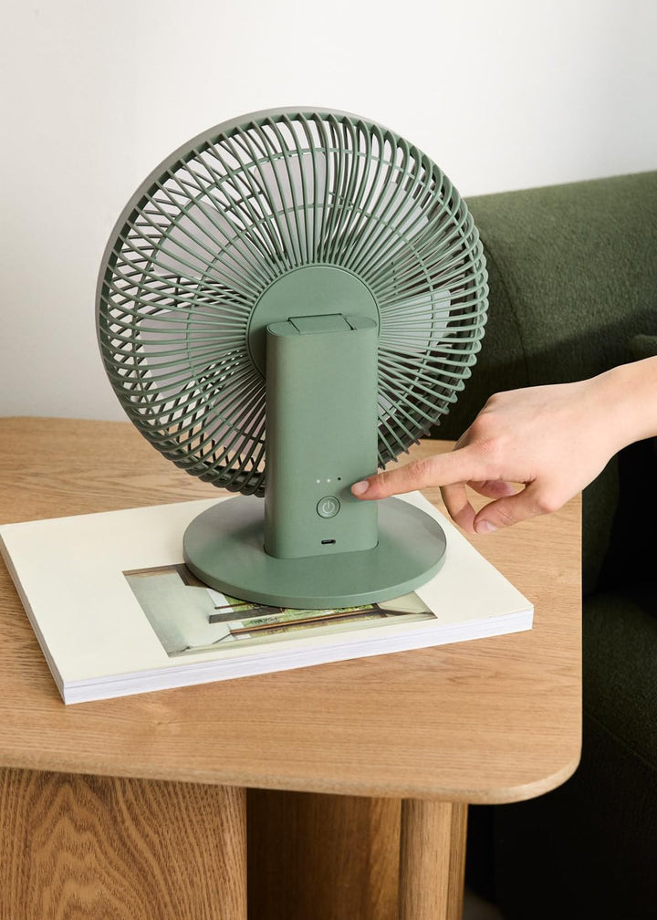 CREATE Air Dual Compact Tisch- und Wandventilator mit wiederaufladbarem Akku, Salbeigrün / leise, 2-