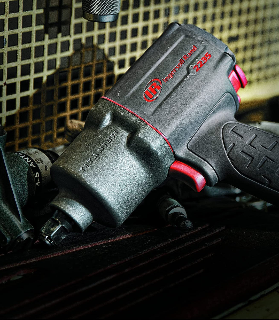 Ingersoll-Rand 2235QXPA Druckluft Schlagschrauber, mit 1.220 Nm Drehmoment, leistungsstarker Vierkan
