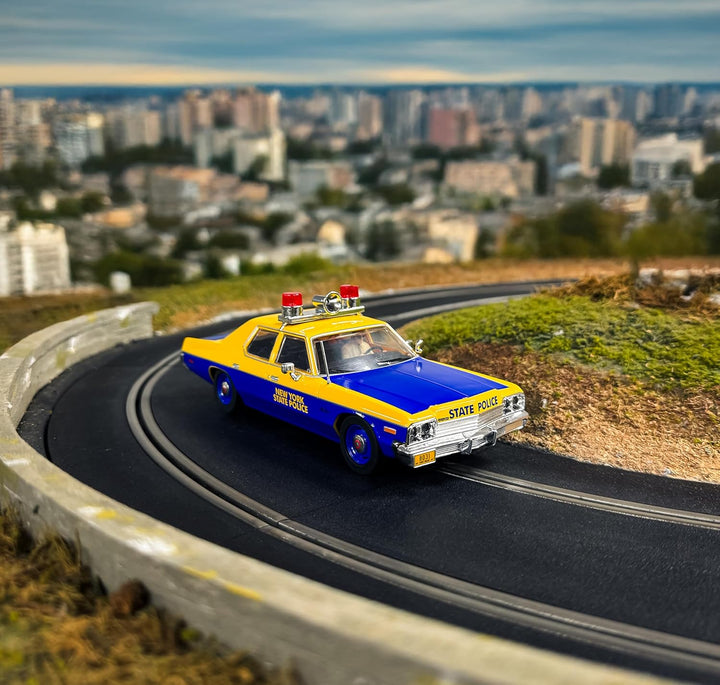 Scalextric - C4636 Dodge Monaco NY State Police Slot Cars Rennstrecke