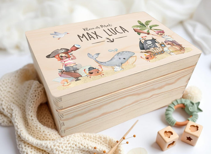 Little Deco Baby Erinnerungsbox Kleiner Pirat Holzkiste personalisiert | 40 x 30 x 22 cm | Erinnerun