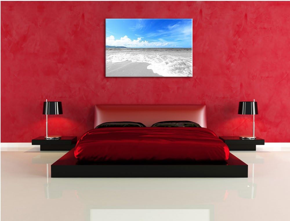 Sandstrand mit Welle bei azurblauen Himmel schwarz/weiss Format: 100x70 auf Leinwand, XXL riesige Bi