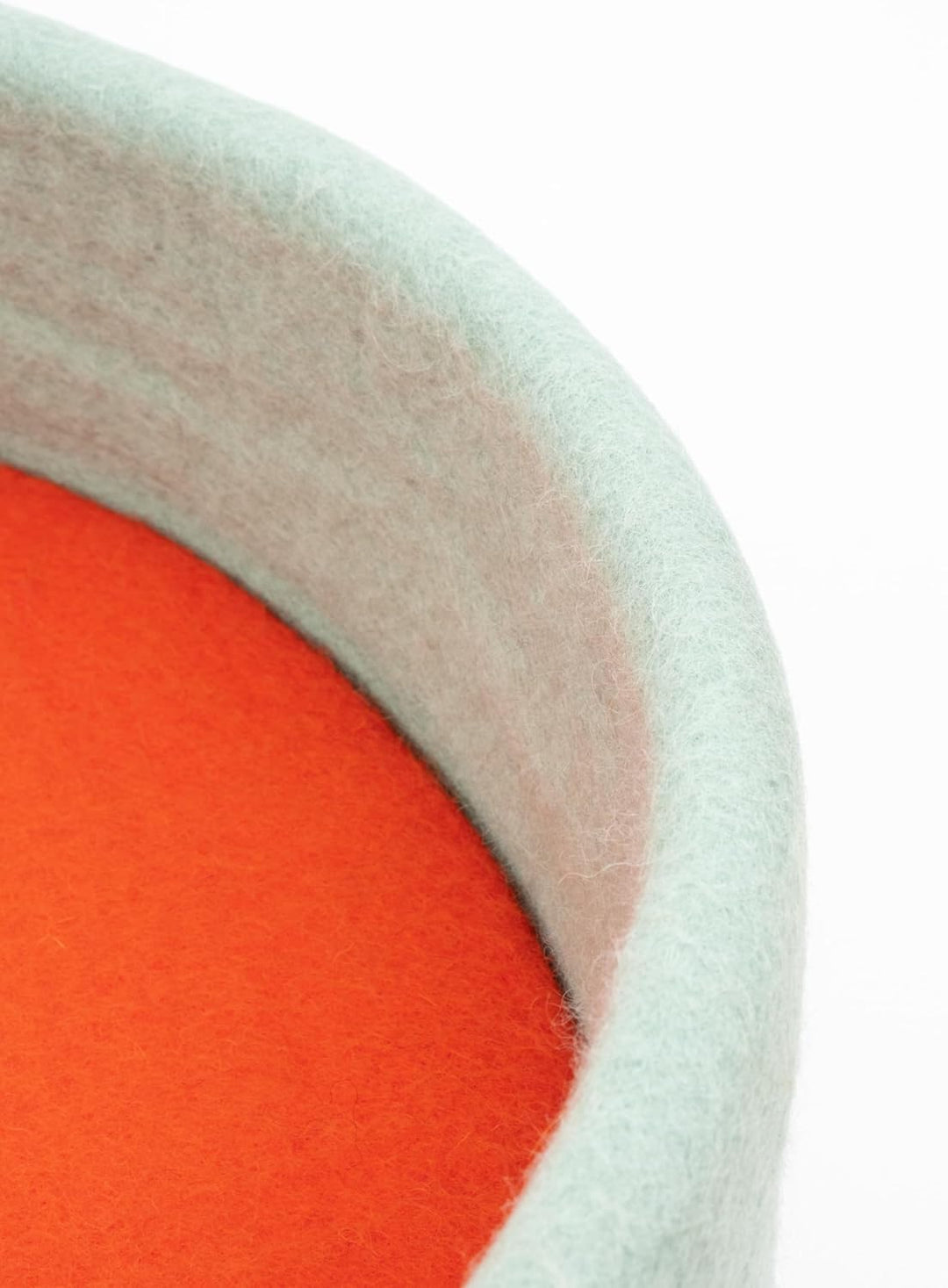myfelt Fine Schurwolle-Katzenkorb, Türkis mit rotorangem Inlay, 40 x 13 cm