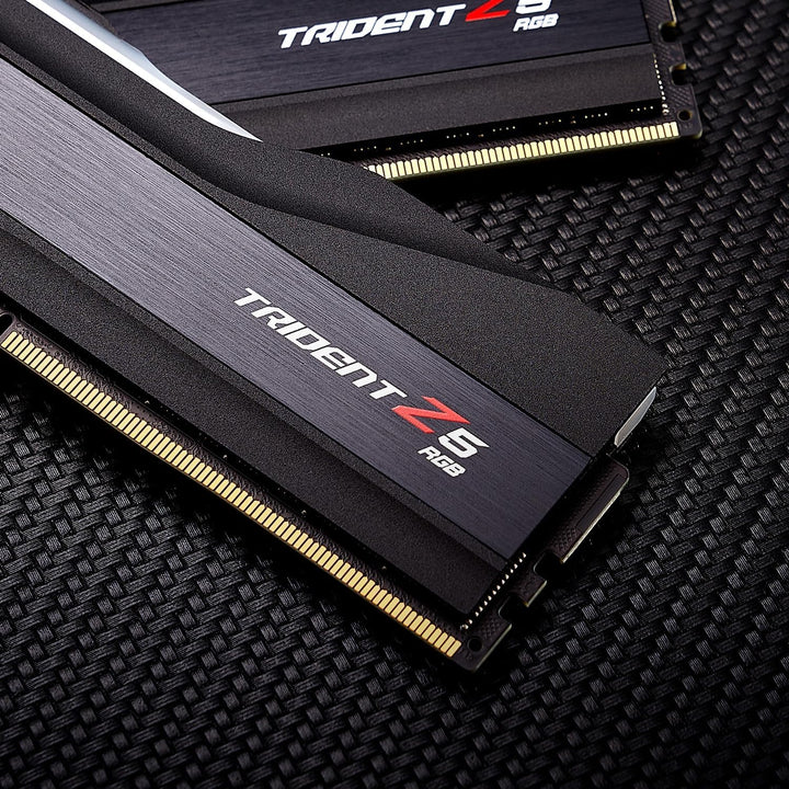 G.Skill Trident Z5 RGB - DDR5 - Kit - 64 GB: 2 x 32 GB - DIMM 288-PIN - 6400 MHz / PC5-51200 - ungep