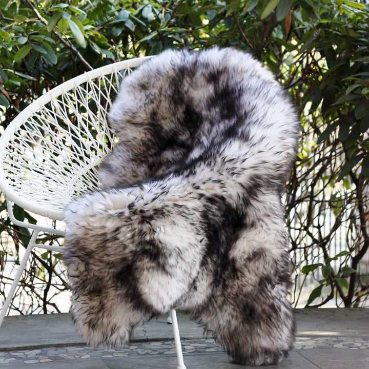 Lammfell Schwarzwald 100-110 cm echtes Merino Schaffell kuschelig weich Teppich ökologische Gerbung