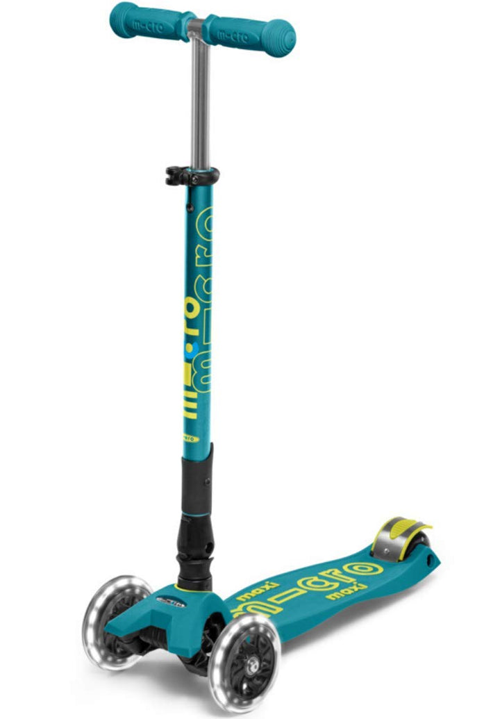 Micro Kickboard – Maxi-Deluxe, faltbarer LED-Scooter mit drei Rädern, Lean-to-Steer, zusammenklappba