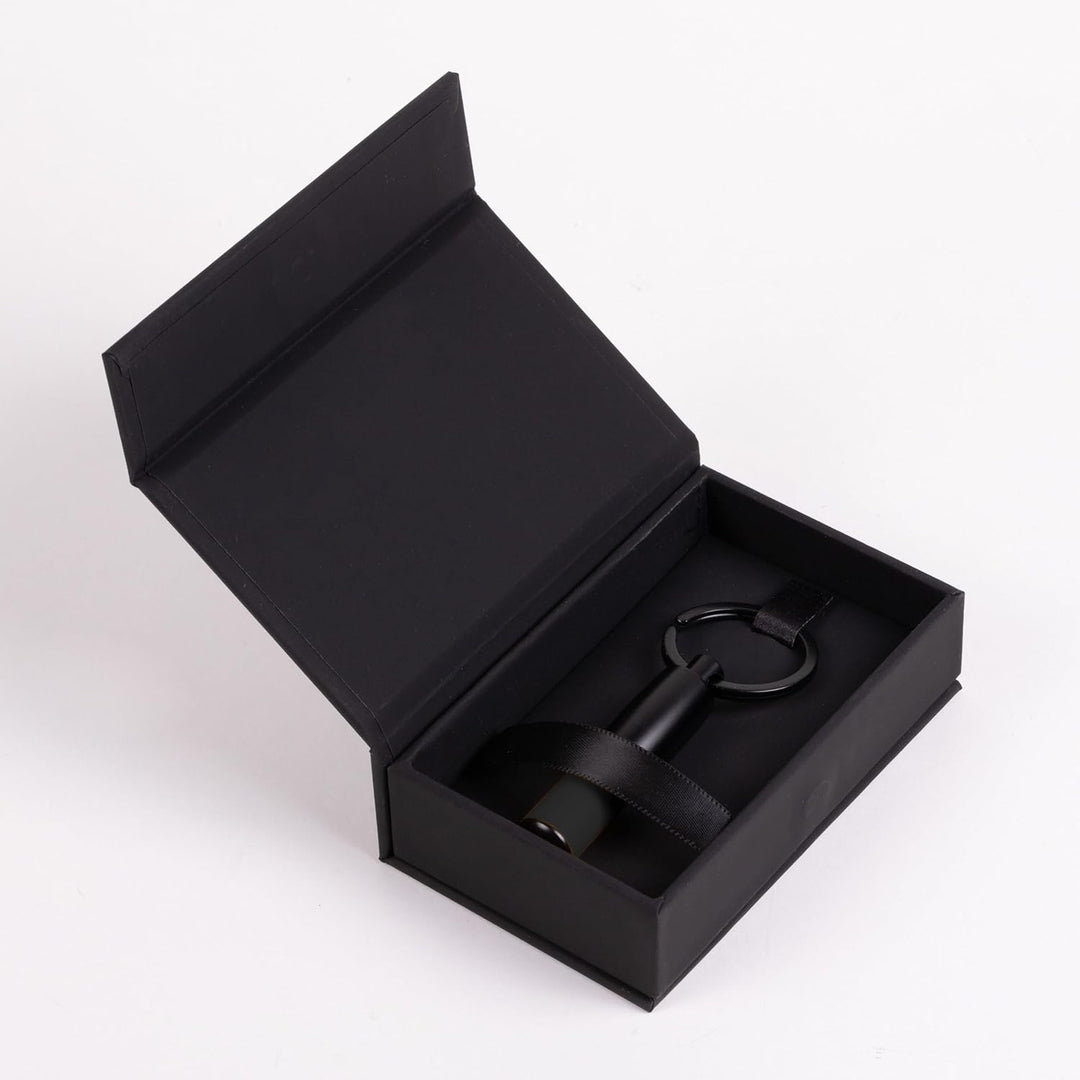 Hugo Boss Schlüsselring mit Anhänger, Gear Matrix Black, Edelstahl Mattschwarz, zylinderförmiger Anh