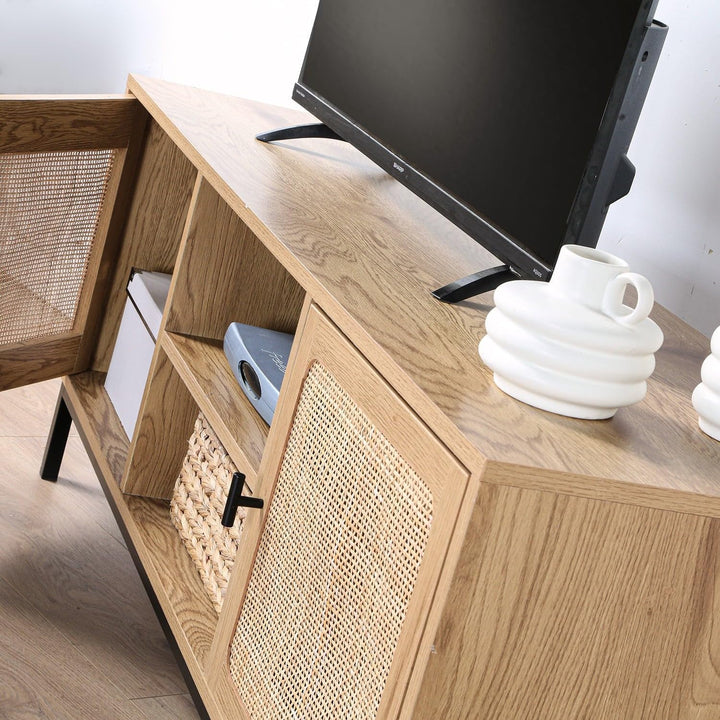Calicosy TV-Möbel mit 2 Türen, 2 Nischen – Rattangeflecht – Holzdekor – Spanplatten – Metallstruktur