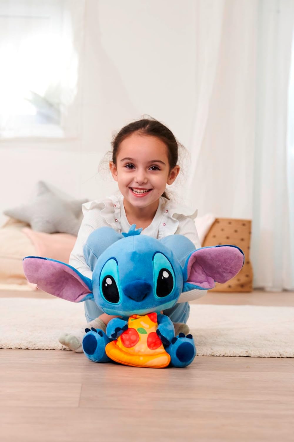 Simba Disney Stitch Kuscheltier mit Pizza – Plüschfigur zum Knuddeln, mit Pizza‑Stück in der Hand, i