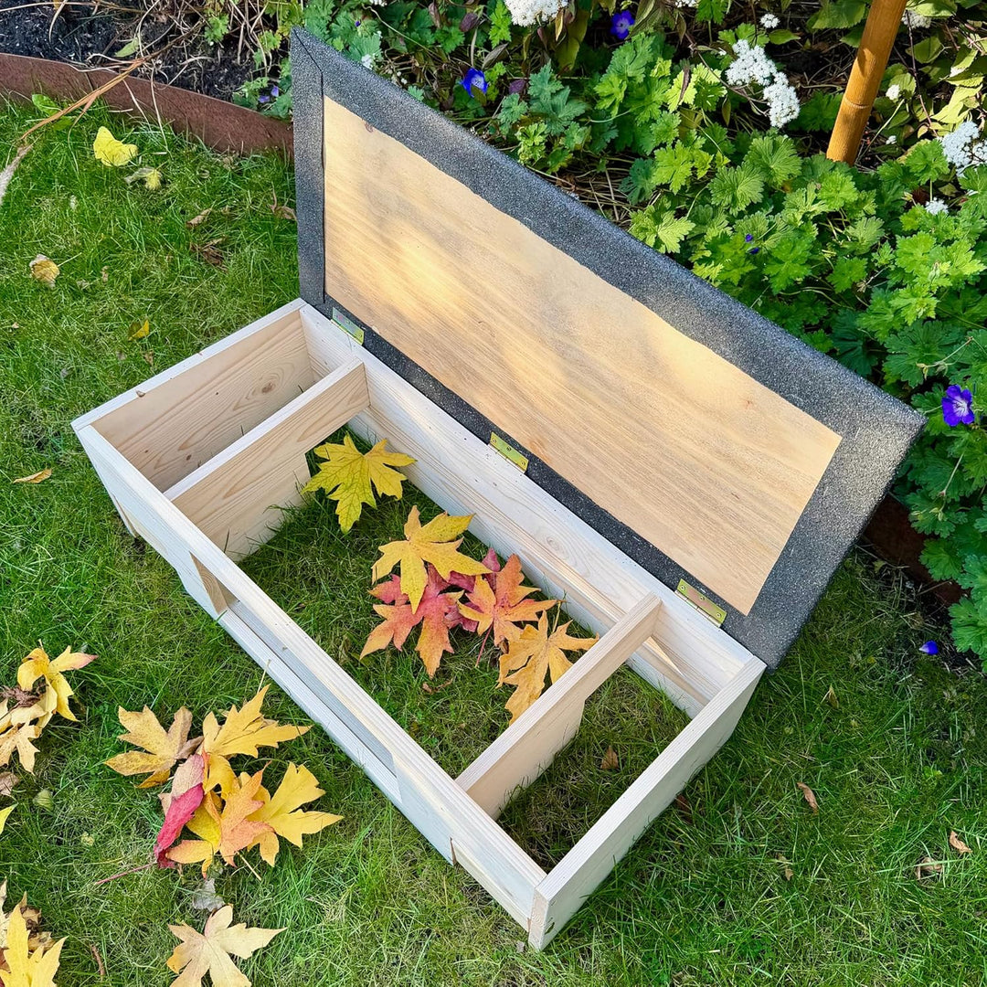 GARTENETAGE Igelfutterhaus XXL mit Panorama-Beobachtungsfenster, Rattenklappen & Fluchtweg – wetterf