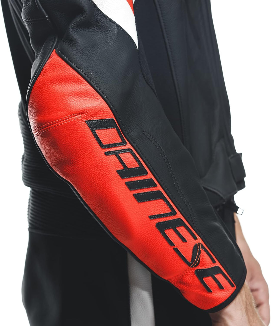 Dainese Avro 4 2-Teiler Motorrad Lederkombi, schwarz/rot/weiss, 52 schwarz/rot/weiss 52, schwarz/rot