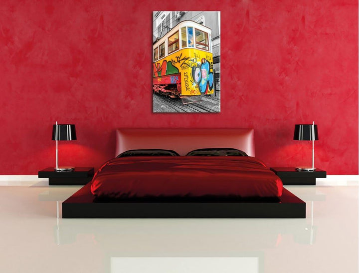 Pixxprint kleine Besprühte S-Bahn schwarz/weiss als Leinwandbild/Grösse: 120x80 cm/Wandbild/Kunstdru