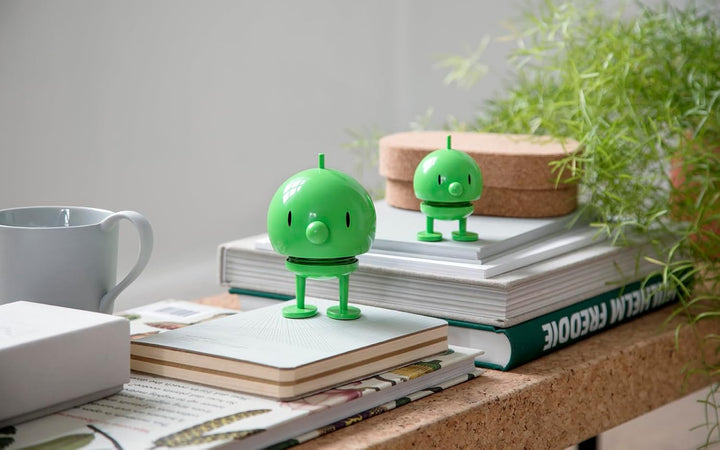 Hoptimist Bumble Wackelfigur & Glücksbringer, Skandinavische Deko Figuren für Wohnzimmer, Schreibtis