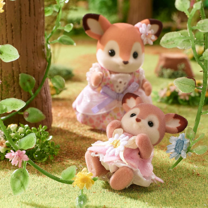 Sylvanian Families 5801 Reh Babys mit Blumenschaukel Spielset, Set mit Tierfiguren, Spielzeug für Ki