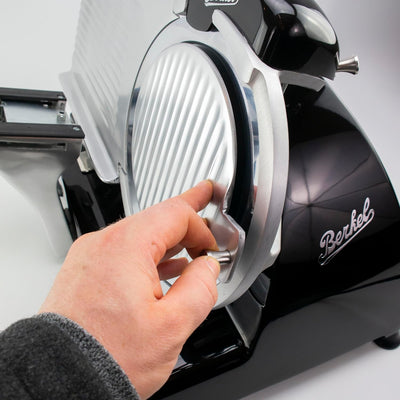 Berkel Red Line 250 schwarz Profi Aufschnittmaschine 250mm Scheideblatt inkl. handgefertigtes Einleg