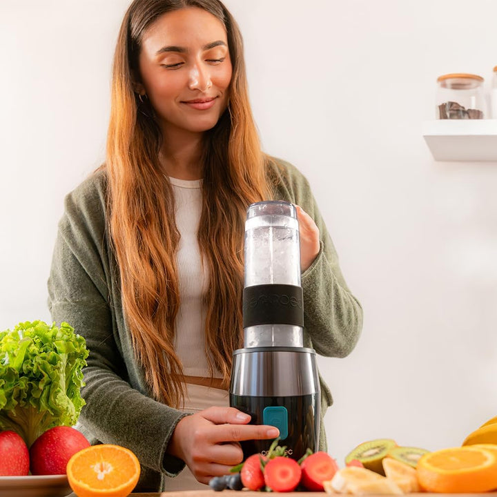 Cecotec Tragbarer Standmixer Smoothies Power Titanium 900 ProGo, 900W, Inklusive 2 Tragbare Becher à