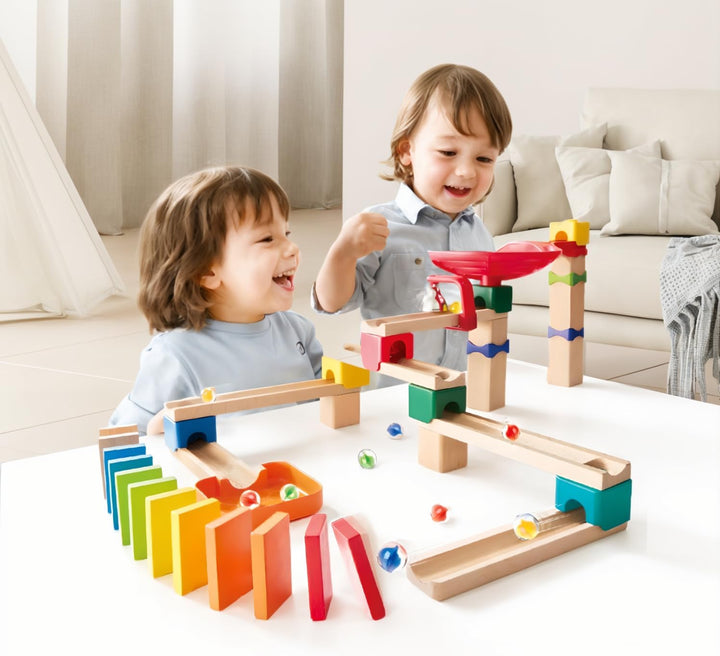 Hape Erlebnis Murmelbahn mit Domino, Kugelbahn aus Holz, Konstruktionsspielzeug, ab 3 Jahren