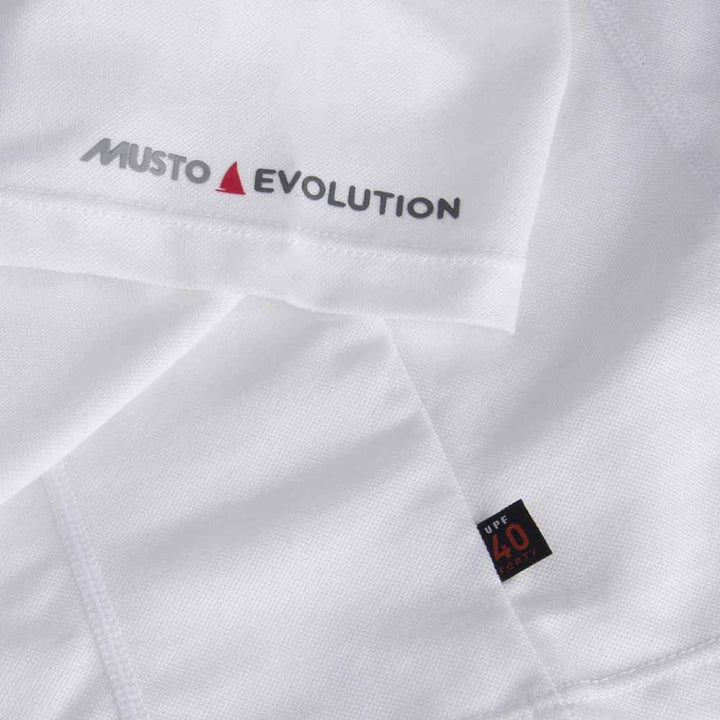 Musto Mens Evolution Sunblock Polo ShirtWhite - Kurzarm - Aktiv bleiben - Knopfleiste mit 4 Knöpfen