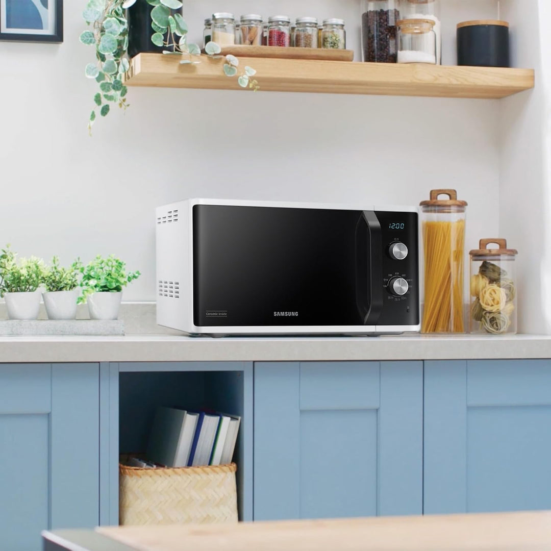 Samsung MG23K3614AW/EG Mikrowelle mit Grill / 23 Liter Garraum / 800 W/Grosses Grillelement für glei