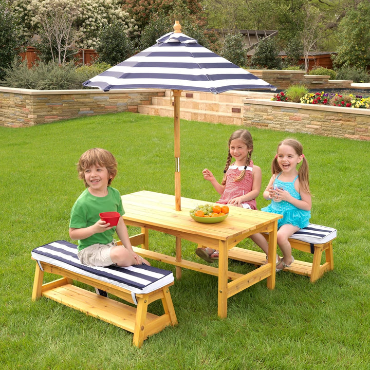 KidKraft Gartentisch mit Bank, Kissen und Sonnenschirm für Kinder, Outdoor Gartenmöbel aus Holz für