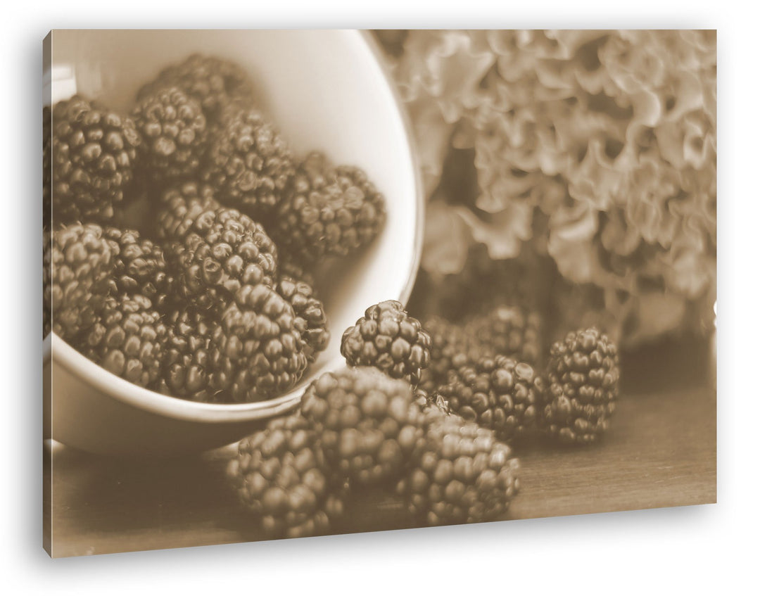 deyoli appetitliche Himbeeren Format: 80x60 Effekt: Sepia als Leinwand, Motiv fertig gerahmt auf Ech