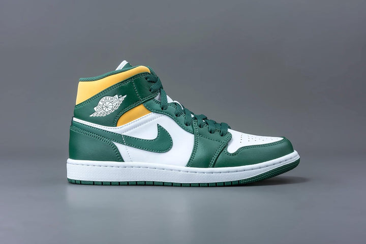Nike Damen WMNS Air Jordan 1 Mid Sneaker 38.5 EU Grün, 38.5 EU Grün