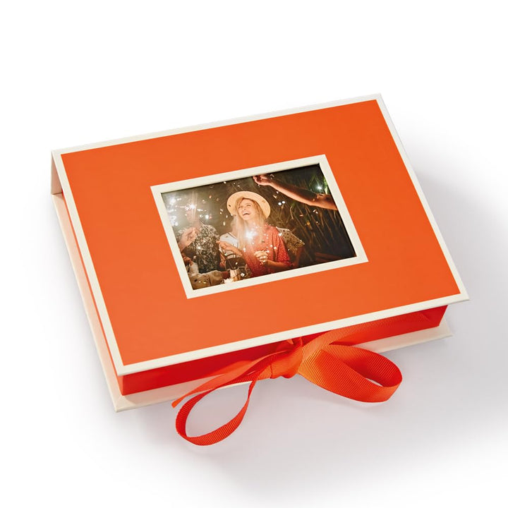 Semikolon 352520 Kleine Fotobox mit Einschubfenster - 20,7 x 15,3 x 4,7 cm - für 13 x 18 cm Fotos -