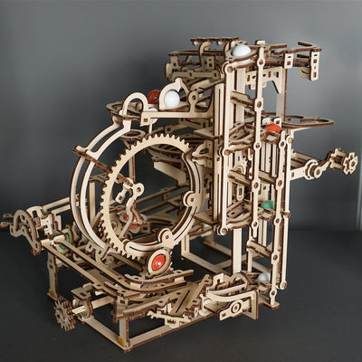 UGEARS Holz-Kugelbahn-Set – Vatertagsgeschenk, 3D-Puzzle, Holz-Kugelbahn, Stufenaufzug mit 3-stufige