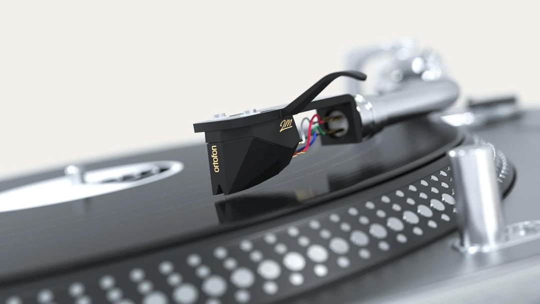 Ortofon 2M Black Premounted - 2M Black Tonabnehmer montiert am SH-4 Black Headshell | einfache Monta