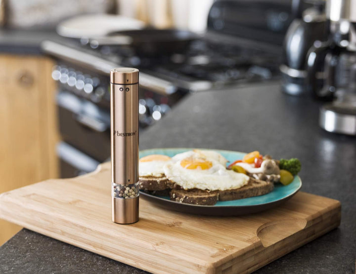 Bestron Elektrische Gewürzmühle für Salz und Pfeffer, Mit Keramik-Mahlwerk, Kupfer