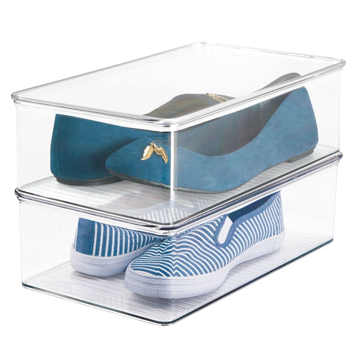mDesign 2er-Set stapelbarer Schuhkasten mit Deckel – praktischer Schuhkarton aus Kunststoff – ideal
