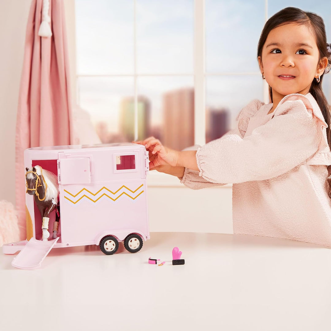 Lori - Hufschlag - Rosa - Pferdeanhänger - Spielset für 15-cm-Pferde und Mini-Puppen - Pferdezubehör